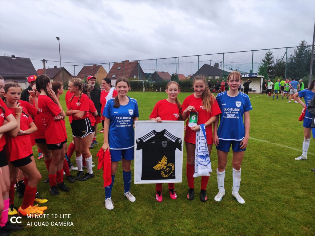 Freunschaftliche Begegnung mit den Juniorinnen des Enniskerry FC aus Irland